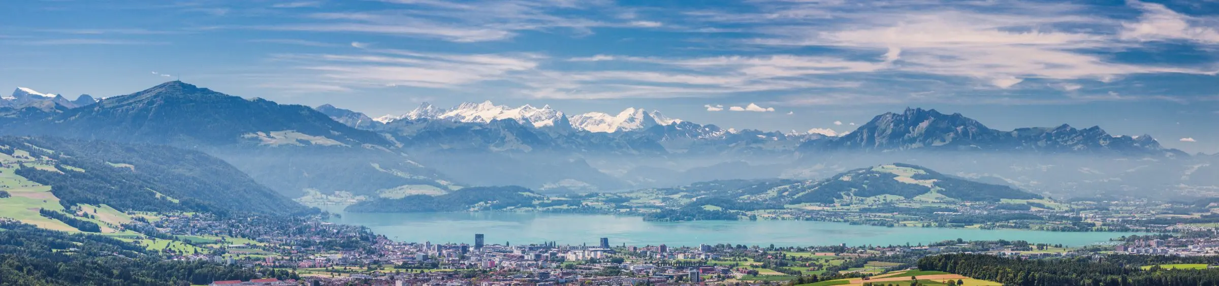 Zug, der Zugersee und die Alpen